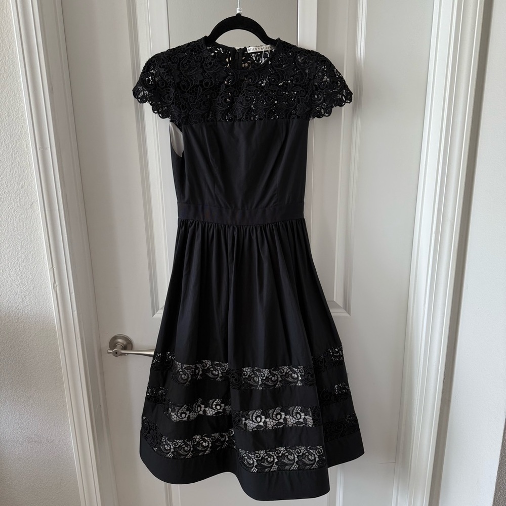 Alice + Olivia Mallie Lace Dress Size 2 - Picture 3 of 9